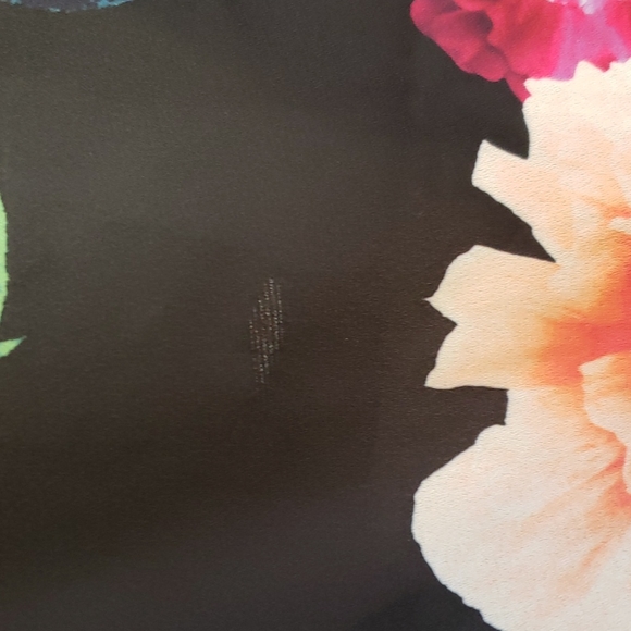 Lolas Room Sheer Ruche Front Crop Floral Blouse Sm - Picture 9 of 9